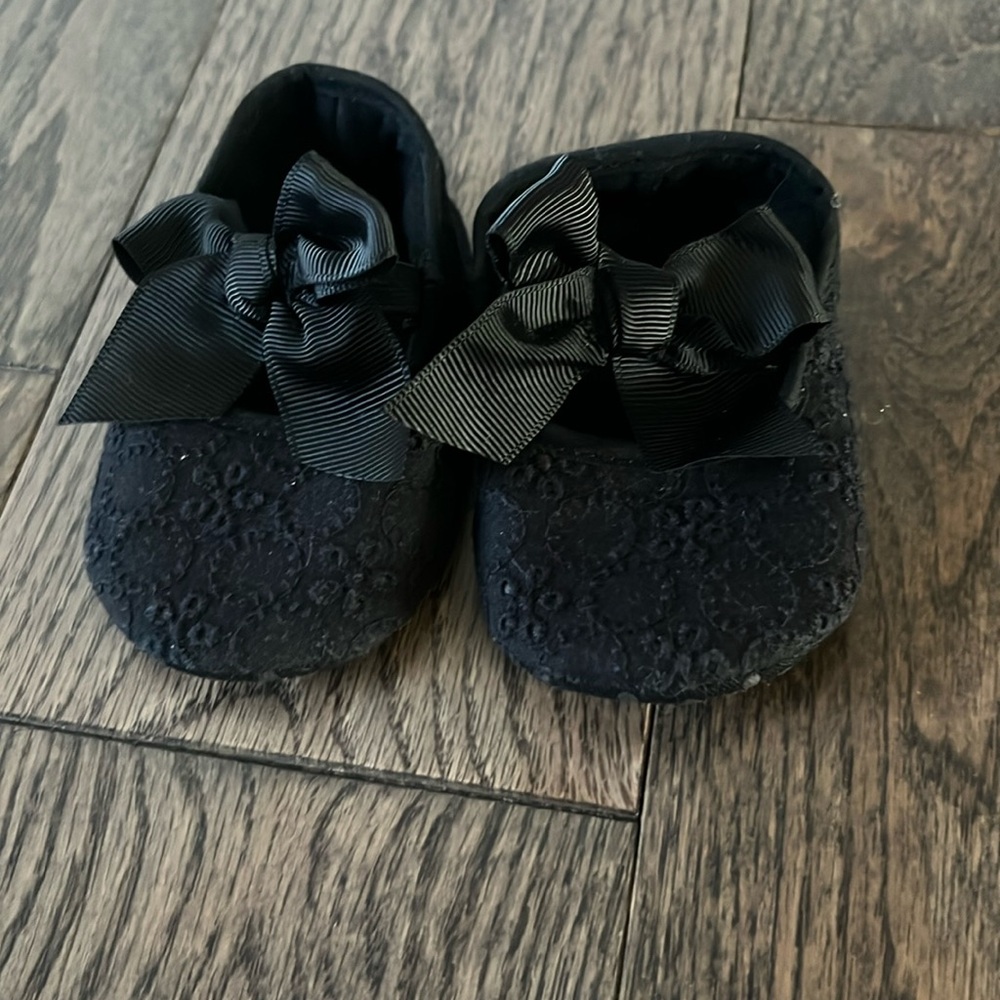 Crib infant baby black shoes